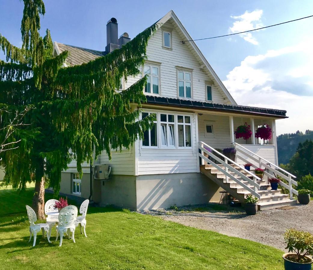 Villa Lovise Riverside Stranda  Eksteriør bilde